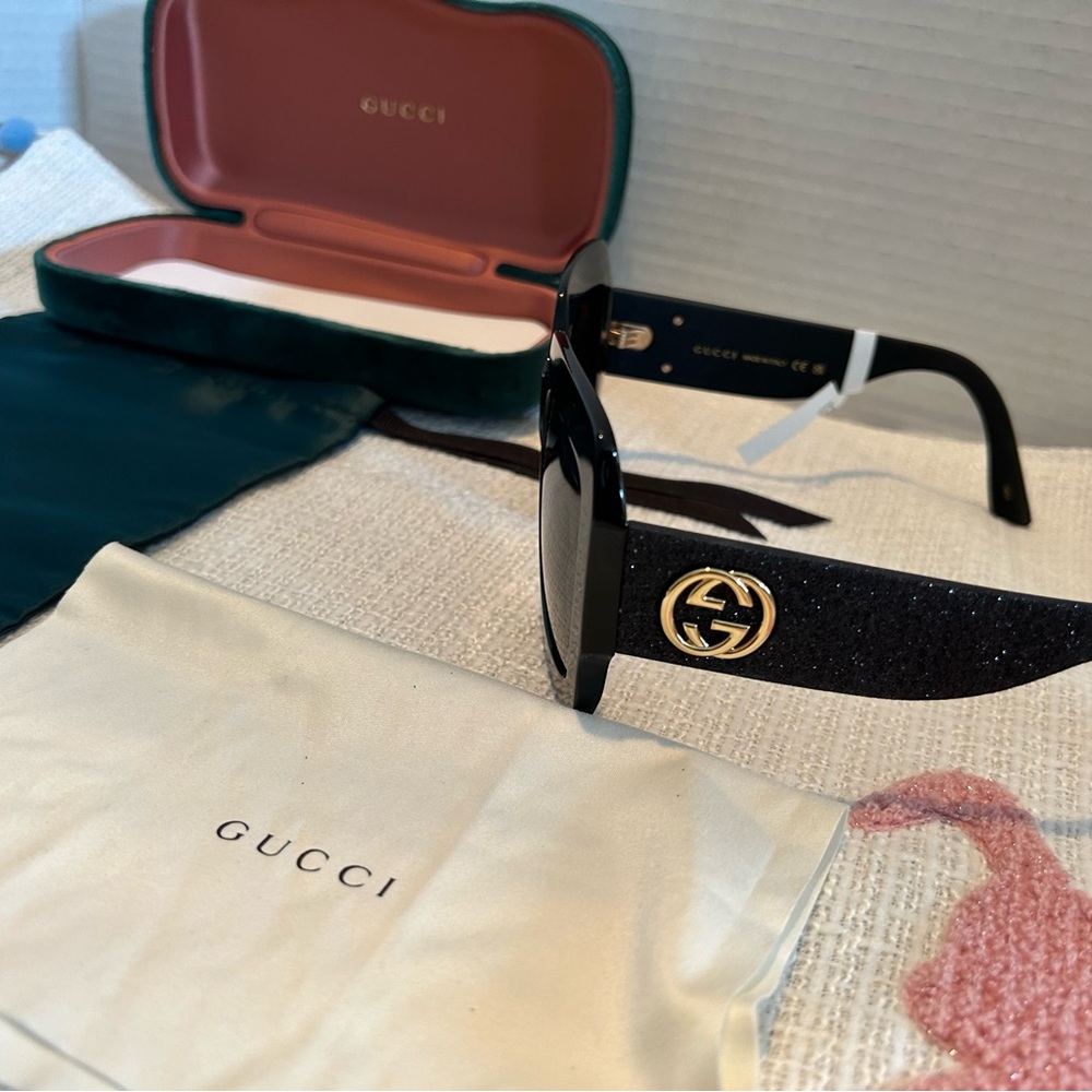 Gucci Black Oversized Square Sunglasses - Picture 8 of 12